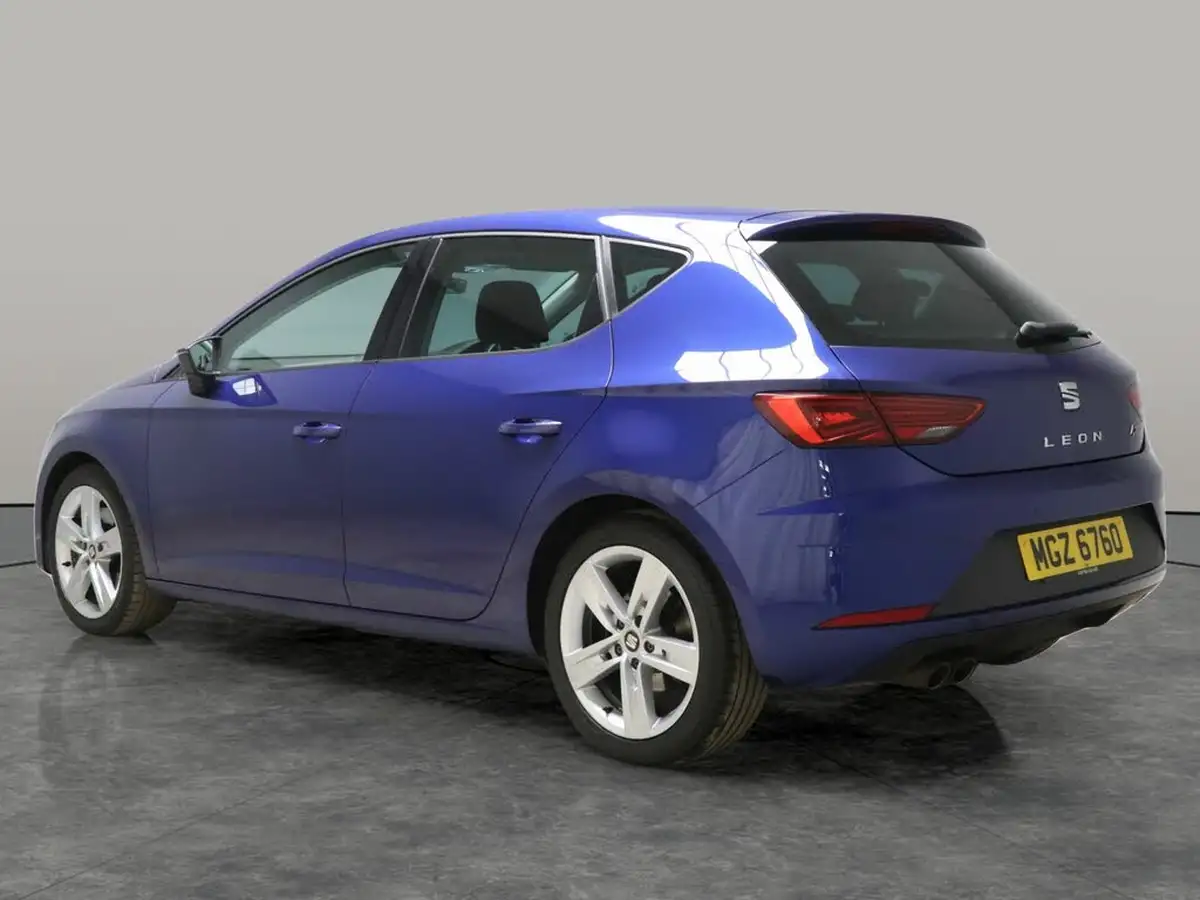 2019-seat-leon-20-tsi-fr-hatchback-big-10