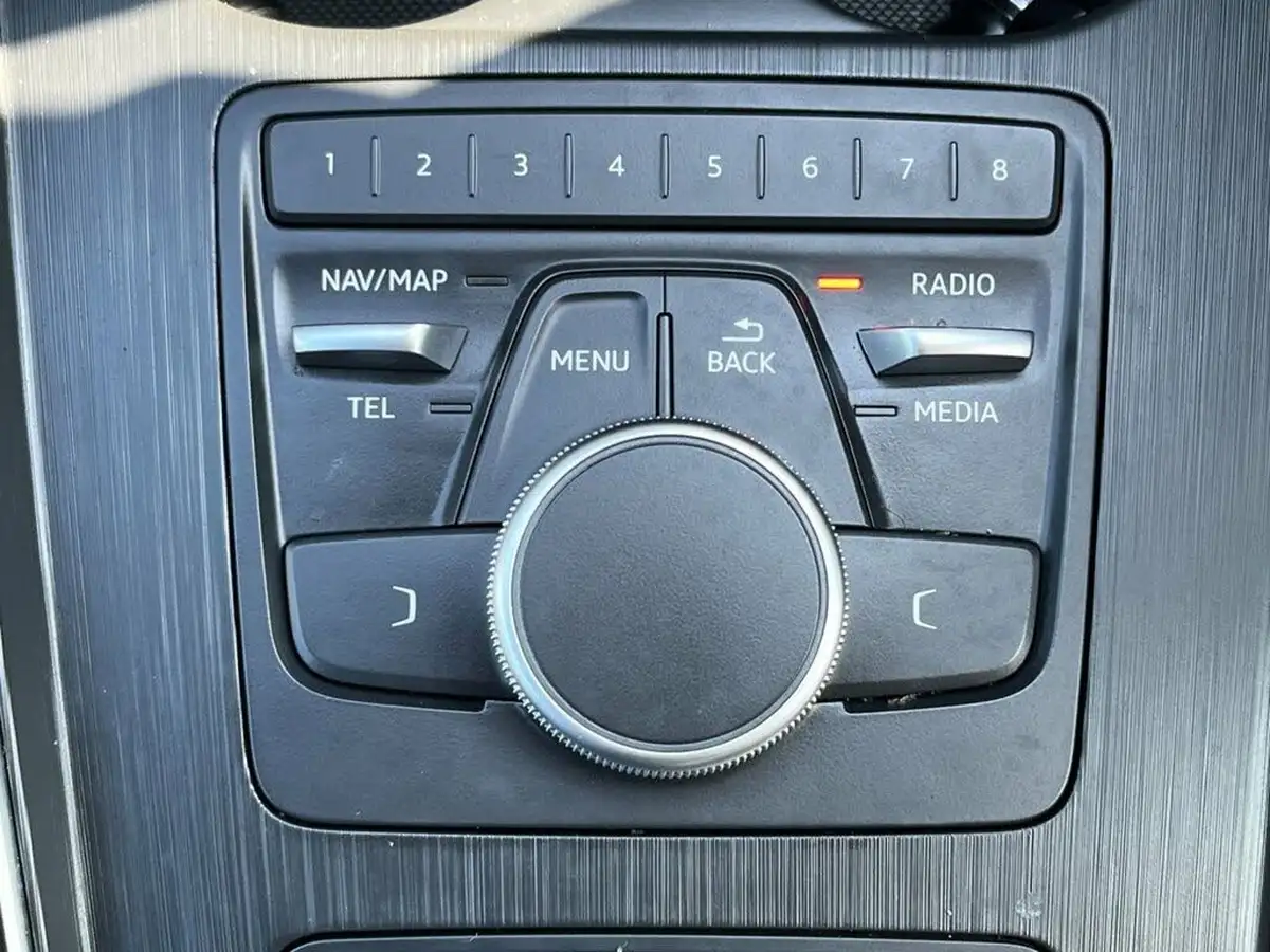 2017-audi-a4-avant-20-tdi-quattro-black-edition-big-24