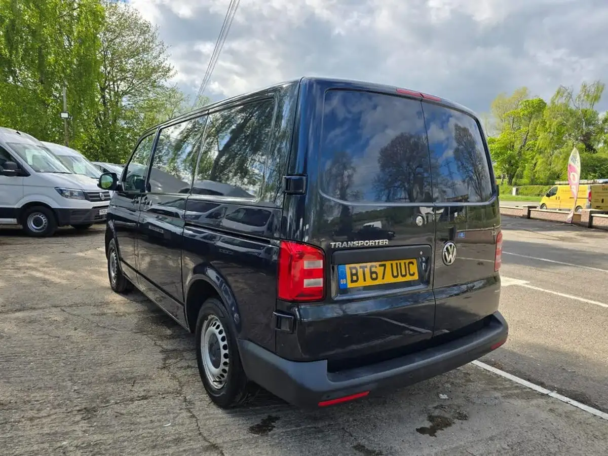 2018-volkswagen-transporter-20tdi-t30-startline-bmt-lwb-102pseu6-panel-big-5