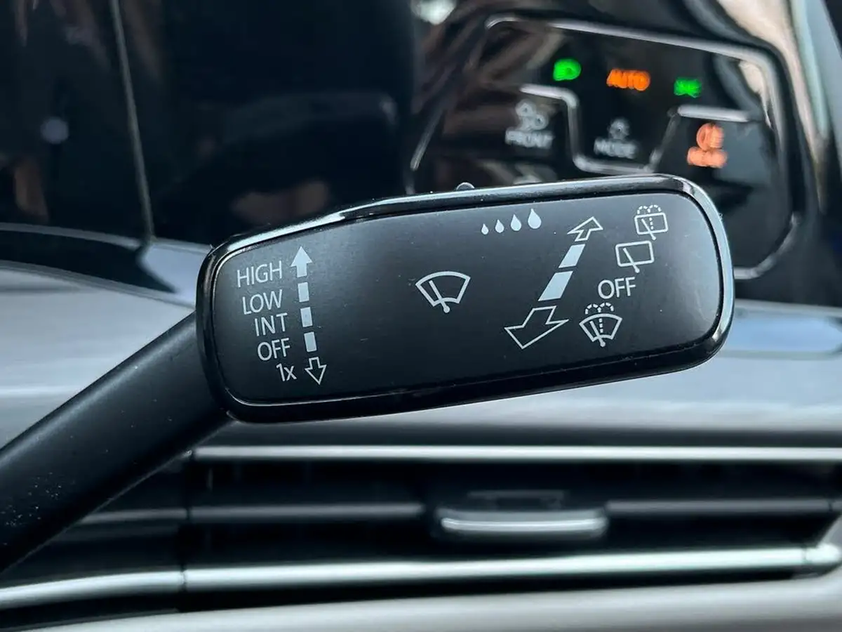 2021-volkswagen-golf-15-tsi-style-150ps-hatchback-big-44