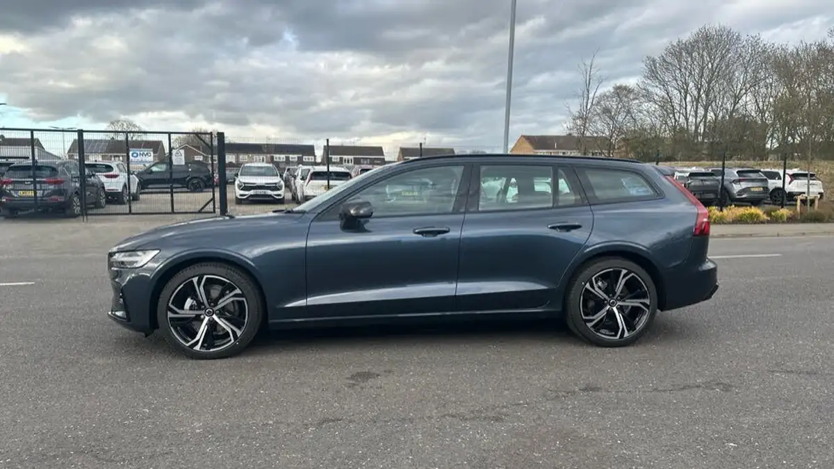 2025-volvo-v60-20-b4-plus-station-wagon-big-7