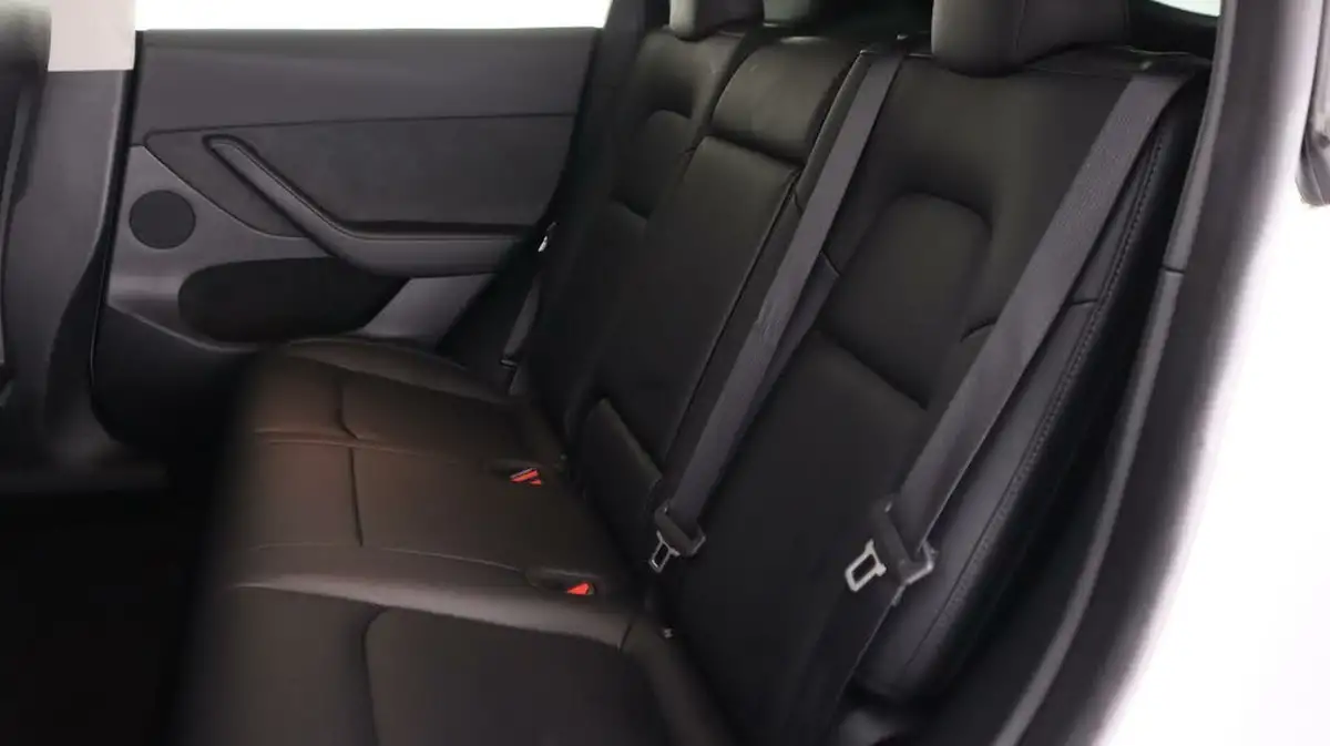 2022-tesla-model-y-e-rwd-big-16