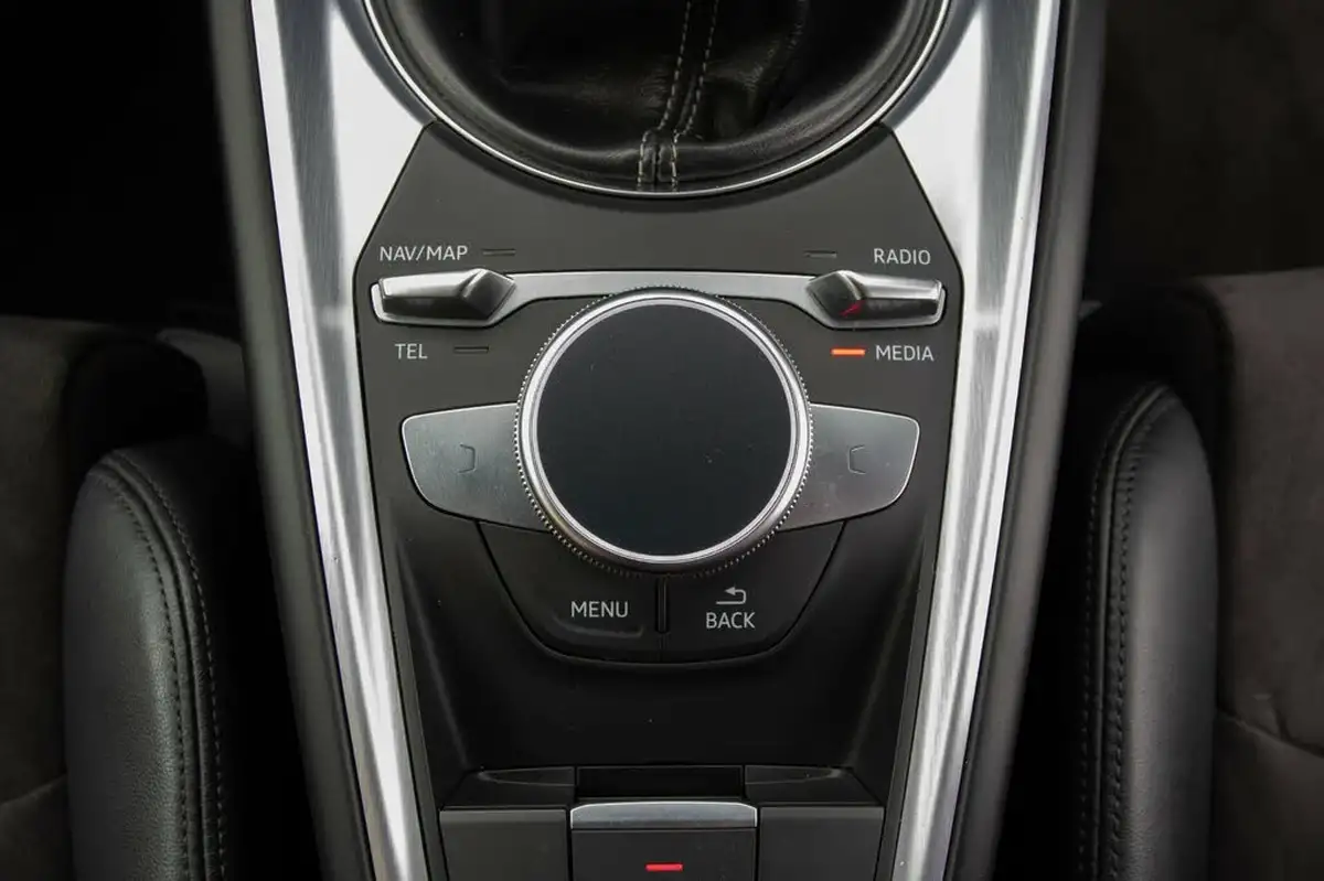 2018-audi-tt-coupe-18-tfsi-s-line-big-29