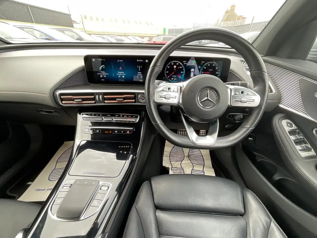 2020-mercedes-benz-eqc-e-eqc-400-amg-line-big-12