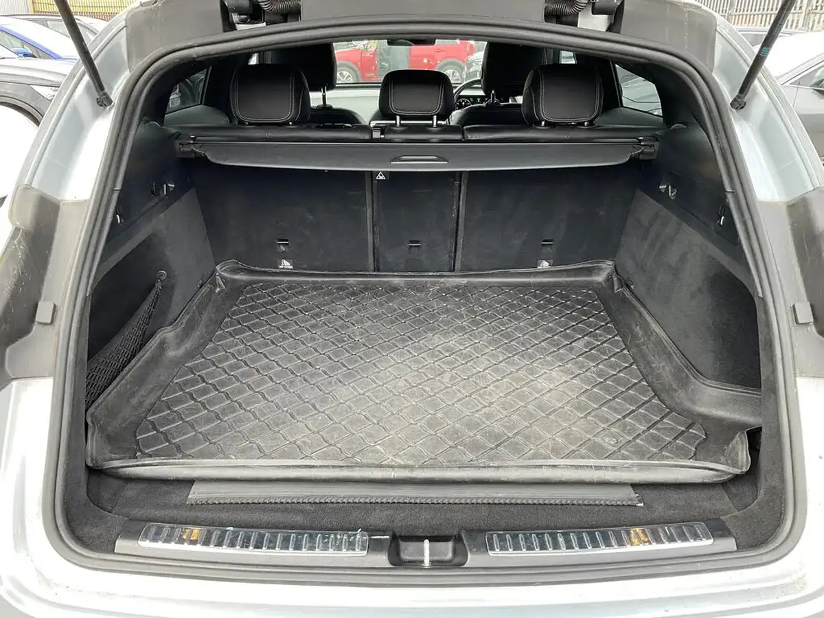 2020-mercedes-benz-eqc-e-eqc-400-amg-line-big-36