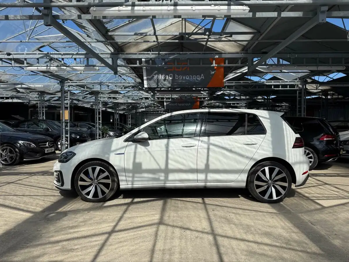 2017-volkswagen-golf-14-tsi-gte-advance-ss-big-11