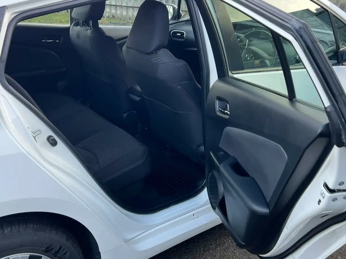 2020-toyota-prius-18-vvt-i-business-edition-plus-cvt-big-16