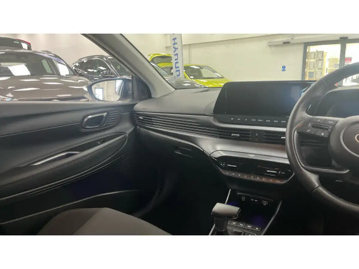 2024-hyundai-i20-10-t-gdi-premium-dct-big-13