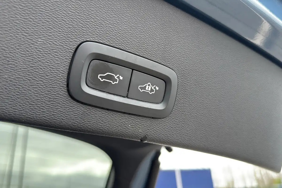 2022-volvo-c40-e-recharge-plus-228bhp-big-20