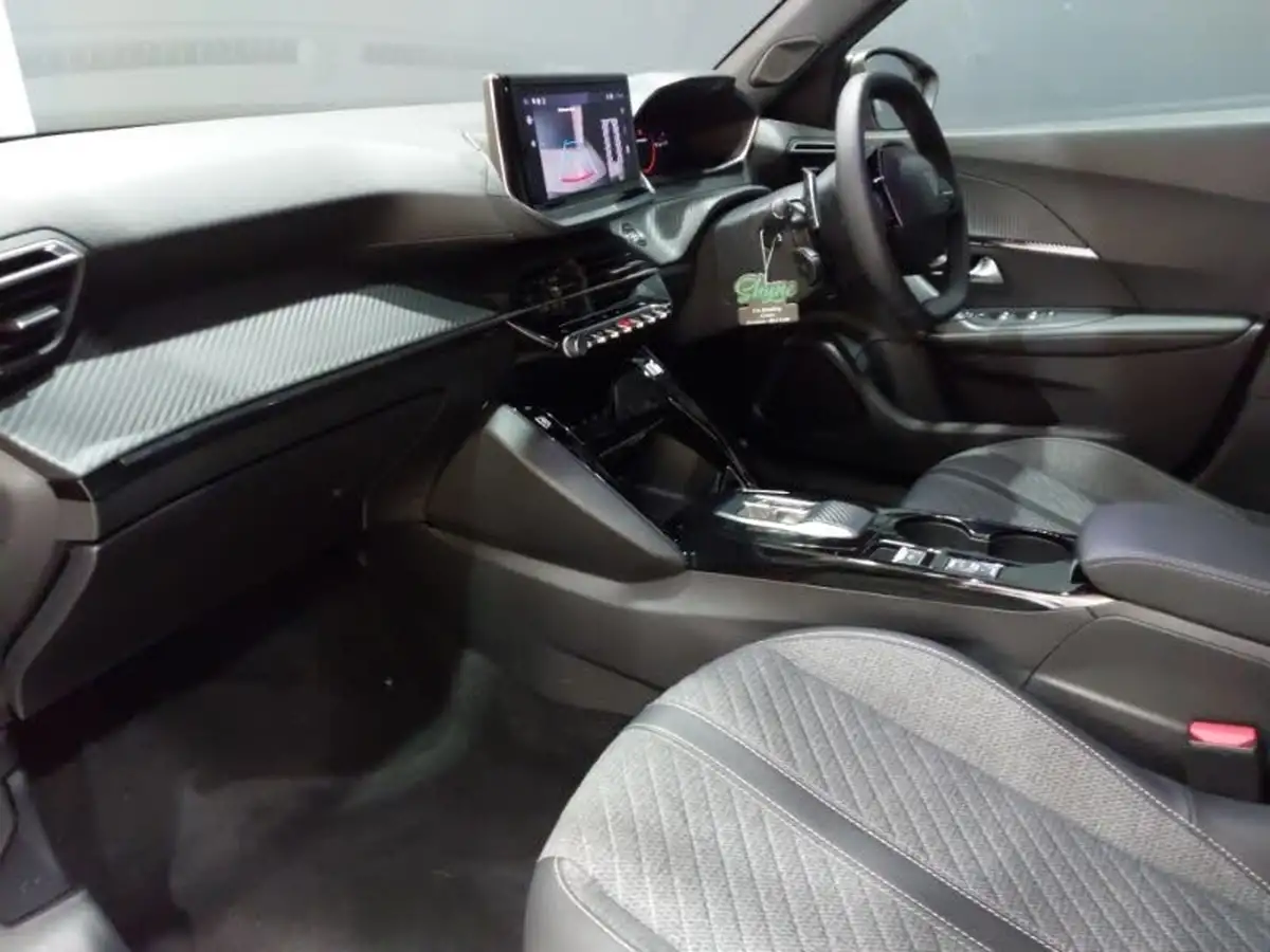 2023-peugeot-2008-suv-big-4