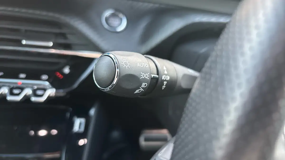2021-peugeot-2008-suv-12-puretech-gt-premium-130bhp-eat8-big-26