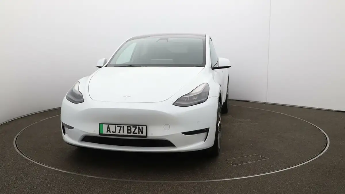 2022-tesla-model-y-e-long-range-big-30