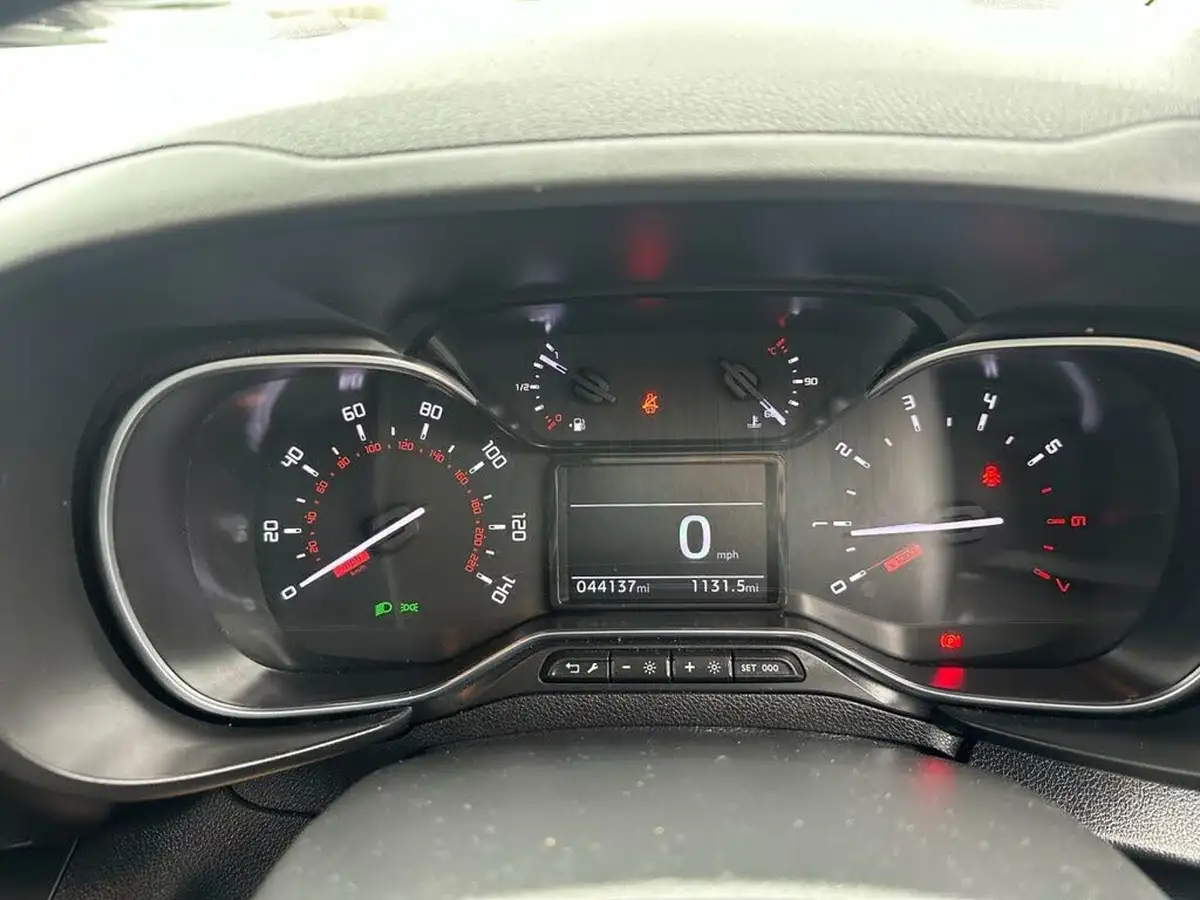 2022-toyota-proace-city-15d-active-big-19