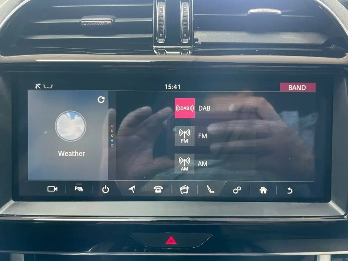 2019-jaguar-xe-20d-r-dynamic-s-big-34