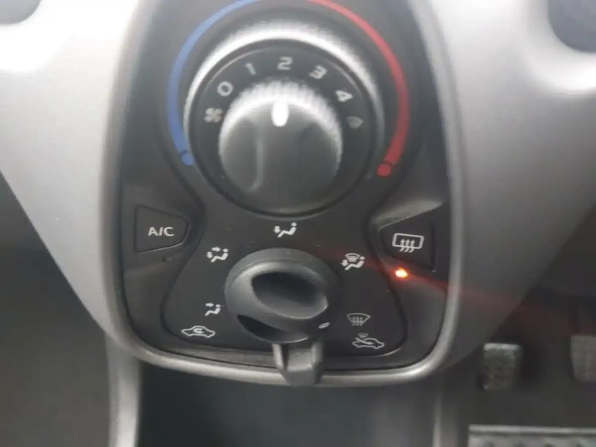 2020-toyota-aygo-10-vvt-i-x-play-tss-big-15