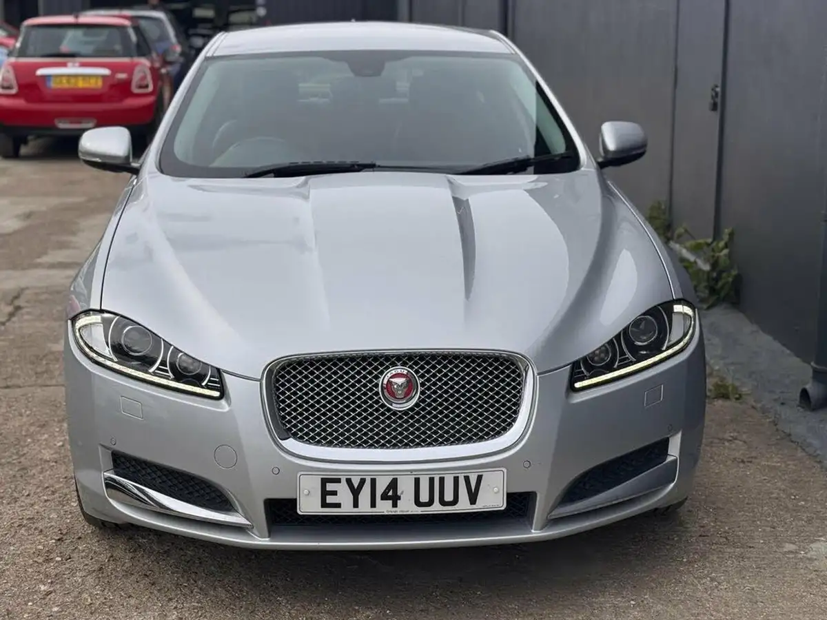 2014-jaguar-xf-22td-luxury-163ps-saloon-4d-big-7