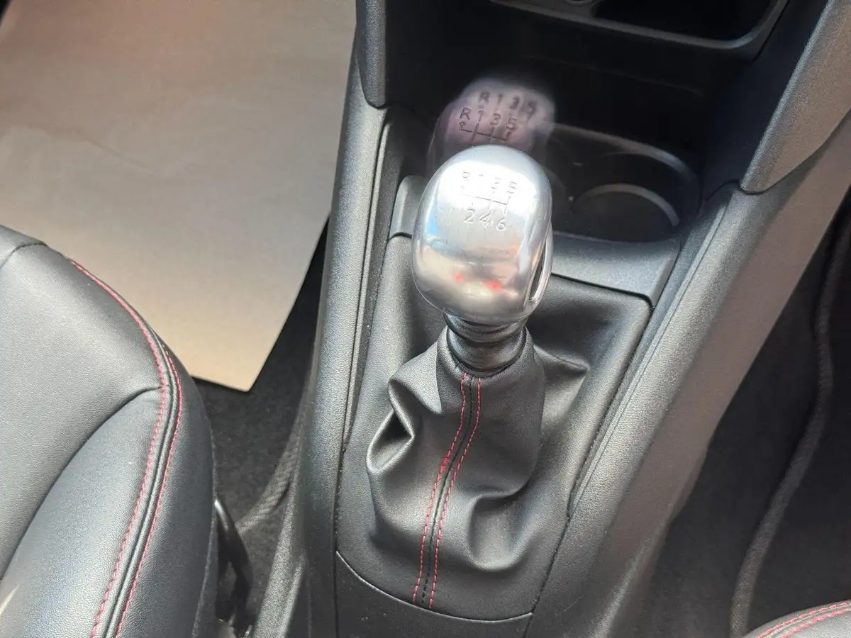 2019-peugeot-208-12-puretech-gt-line-110bhp-big-12