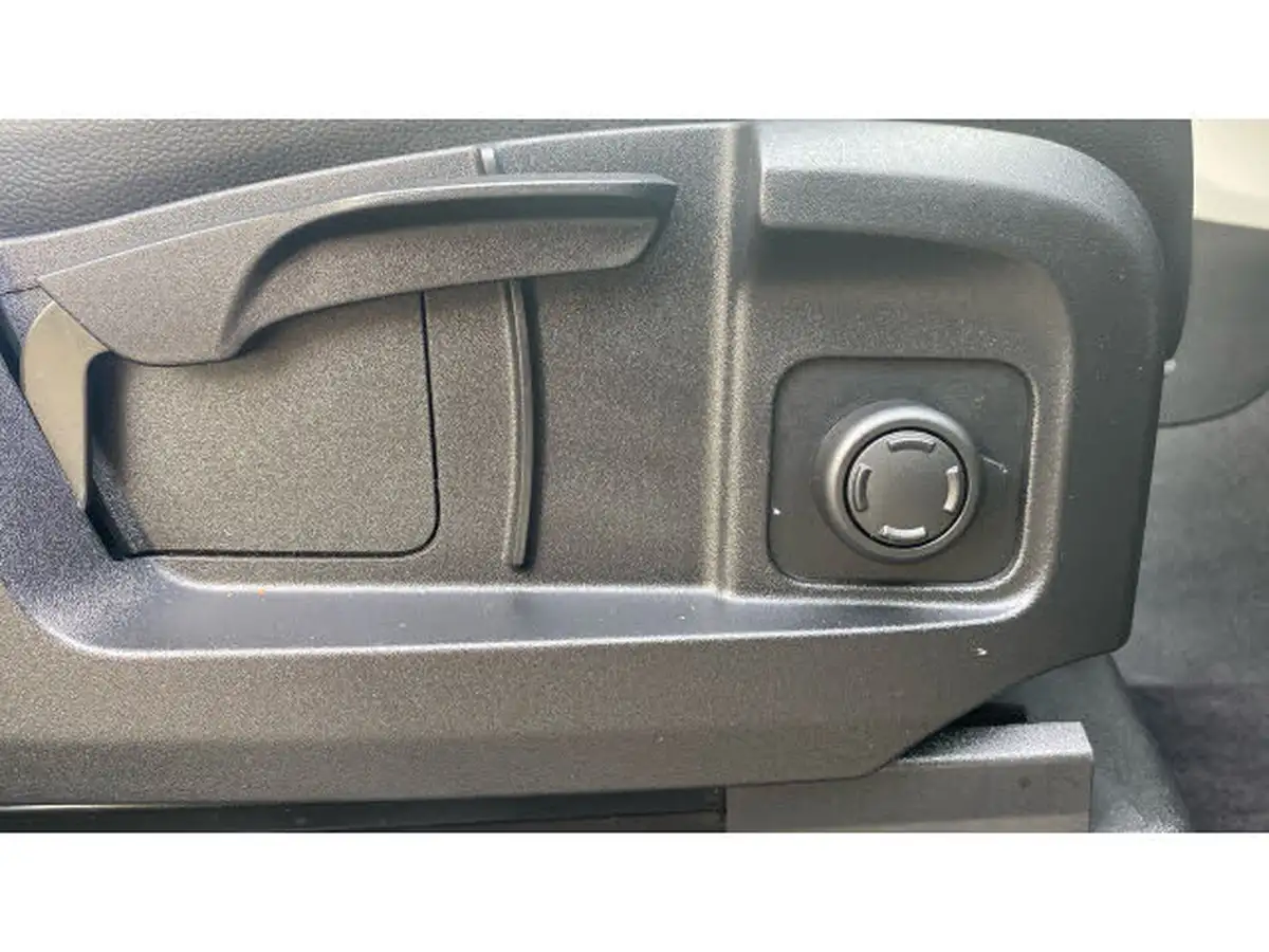 2020-land-rover-110-defender-20-d240-s-110-big-39