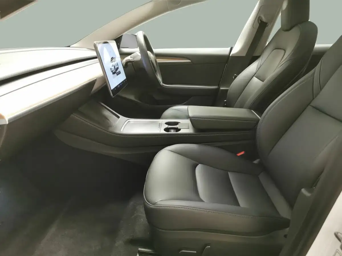 2022-tesla-model-3-e-long-range-big-2