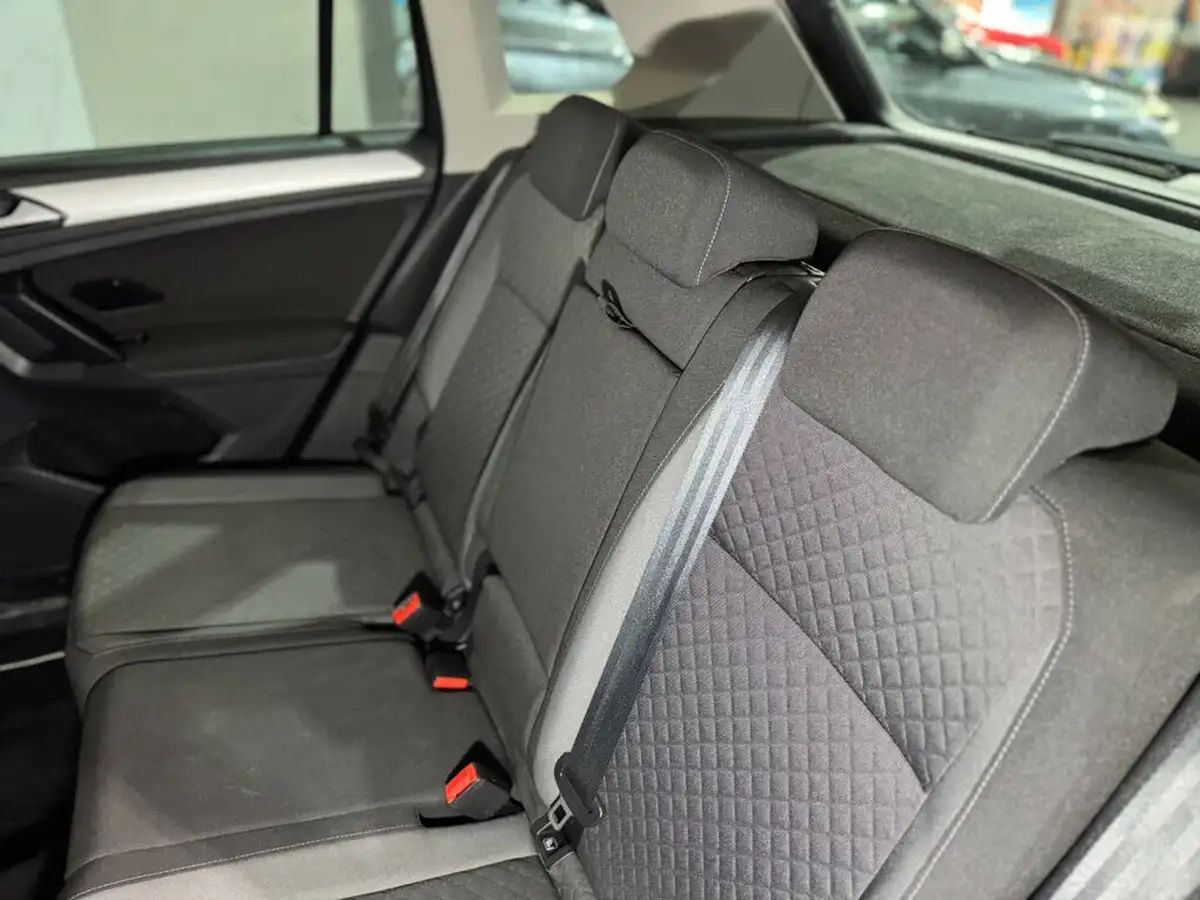 2017-volkswagen-tiguan-20tdi-se-navigation-150ps-ss-dsg-big-14