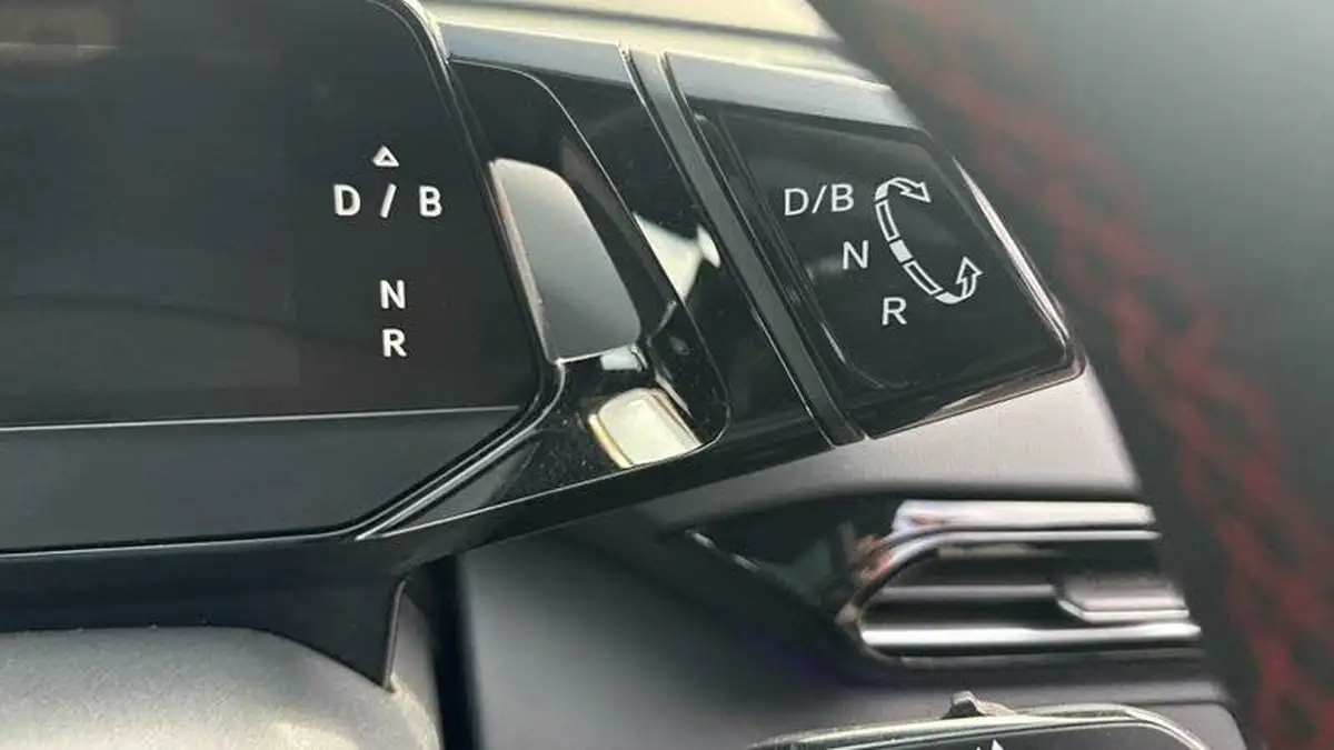 2023-volkswagen-id5-e-gtx-style-299ps-awd-big-10