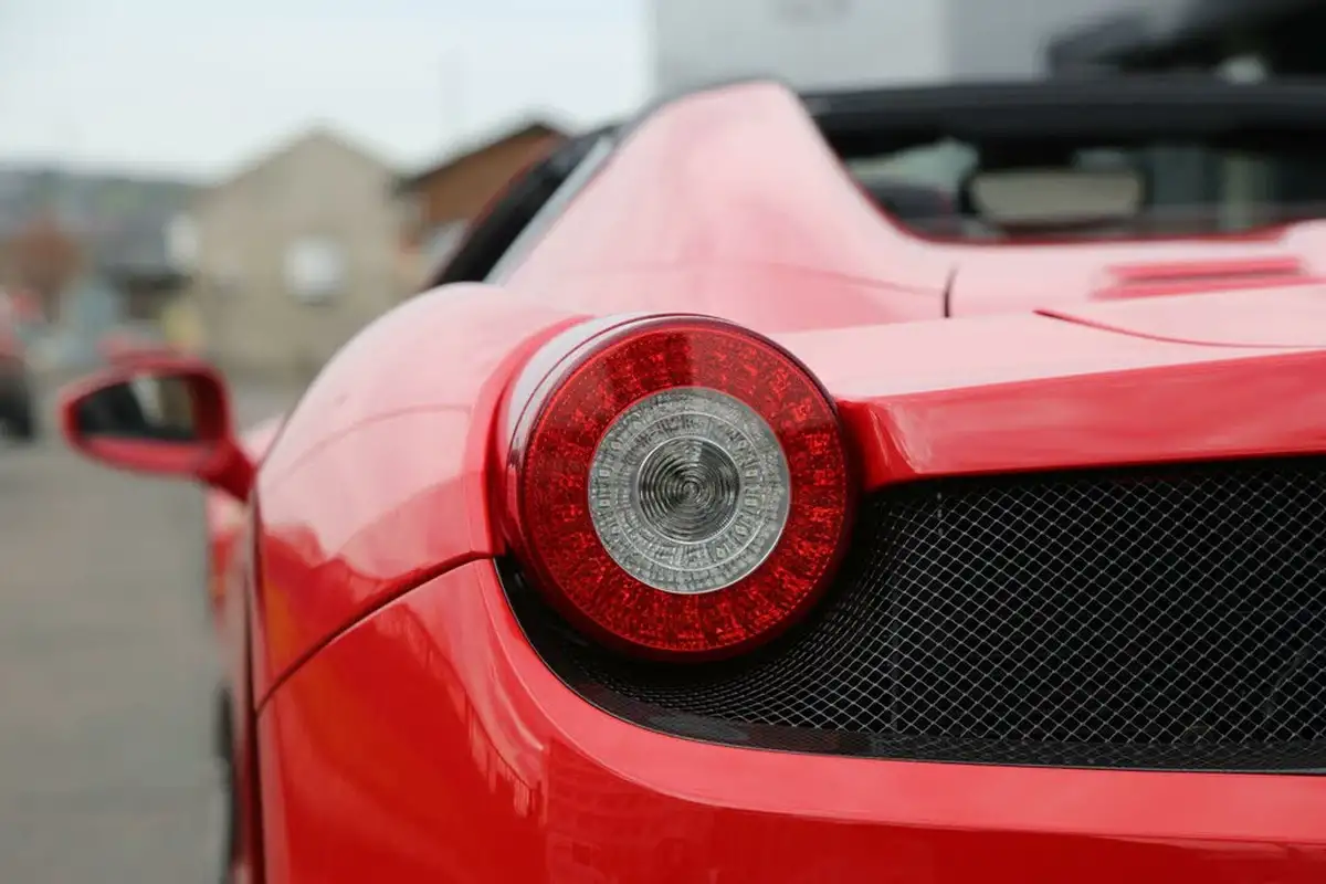 2015-ferrari-458-45-italia-big-39