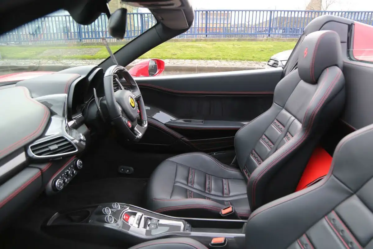 2015-ferrari-458-45-italia-big-15