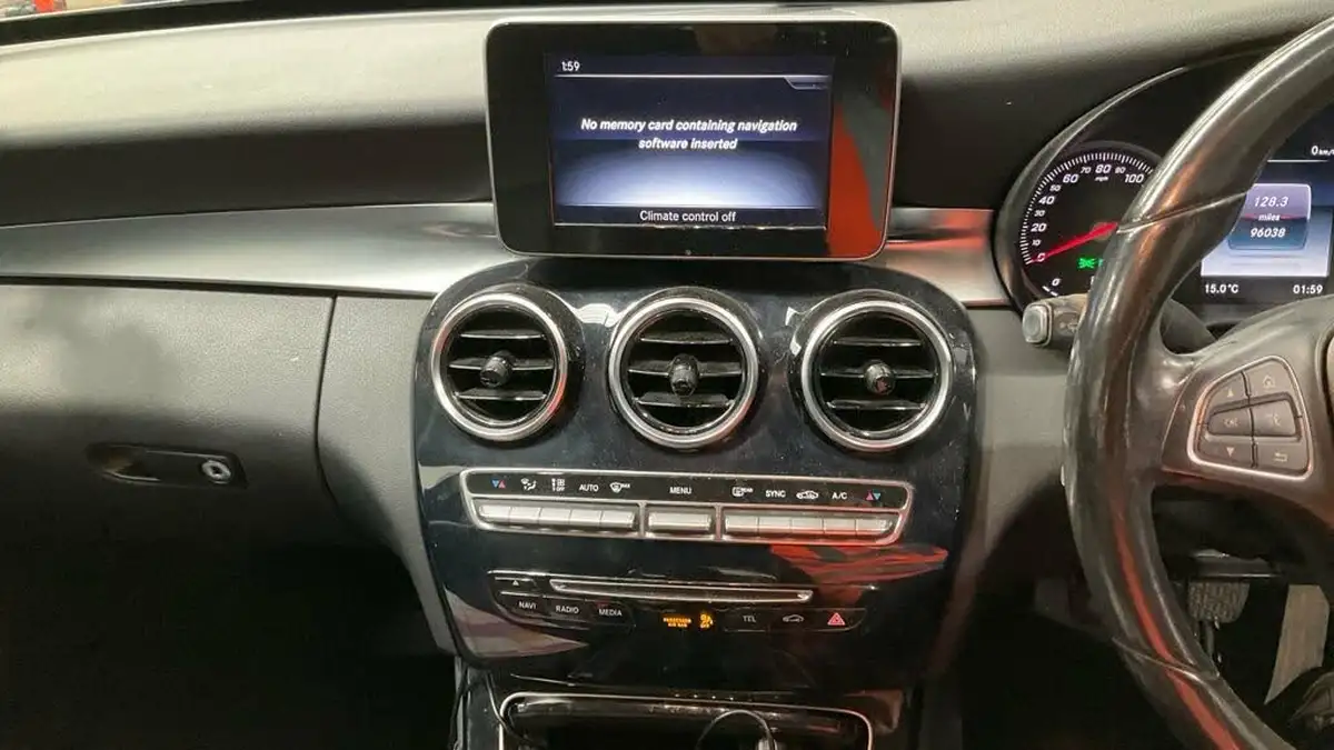 2016-mercedes-benz-c-class-20-c200-se-ss-saloon-4d-big-12