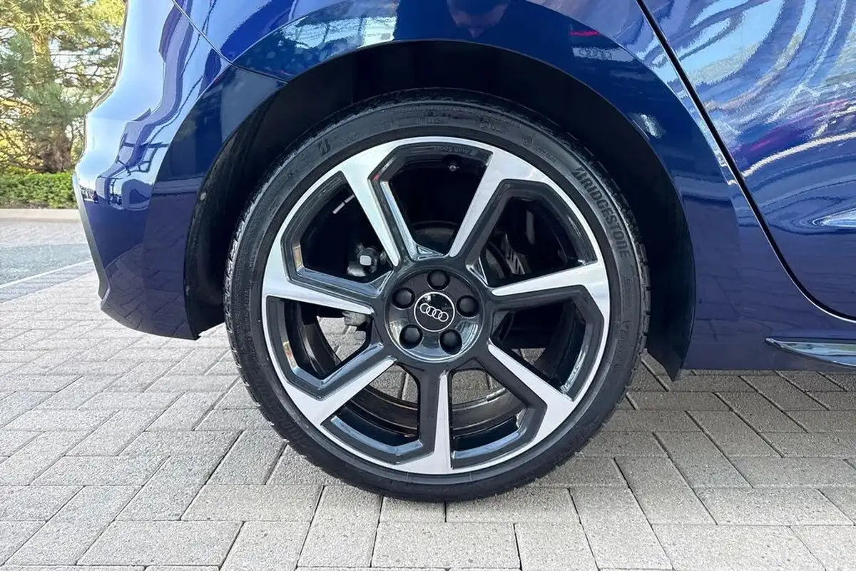 2024-audi-a1-10-30-tfsi-black-edition-116ps-big-12