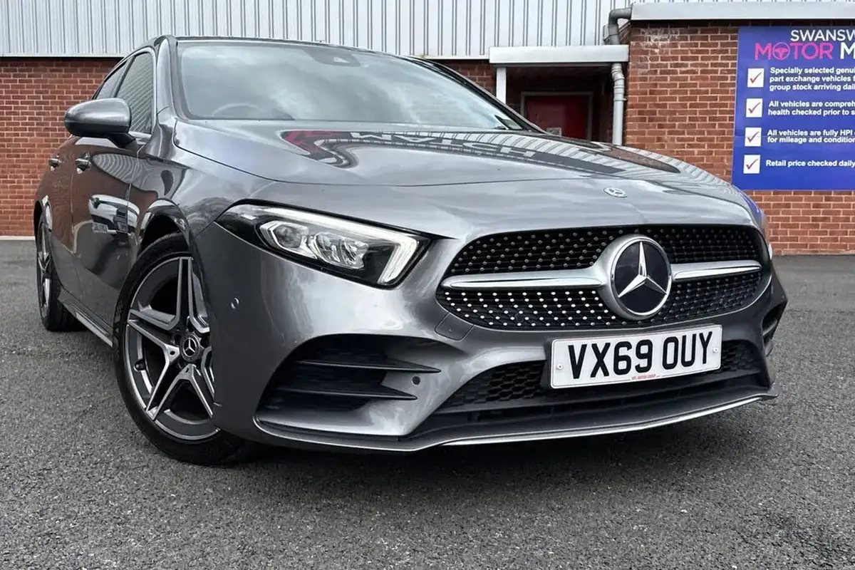 2019-mercedes-benz-a-class-13-a200-amg-line-executive-hatchback-5d-big-8