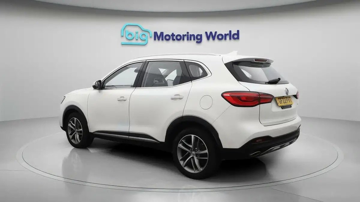 2022-mg-hs-15t-gdi-exclusive-162ps-dct-big-5
