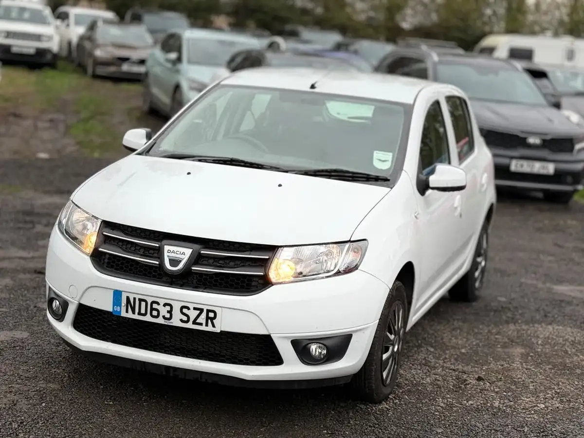 2013-dacia-sandero-09-laureate-big-10