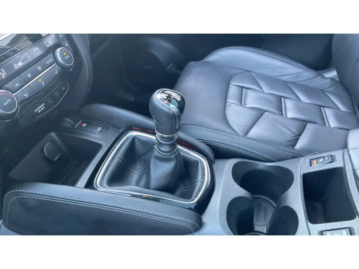 2017-nissan-qashqai-12-dig-t-tekna-big-12