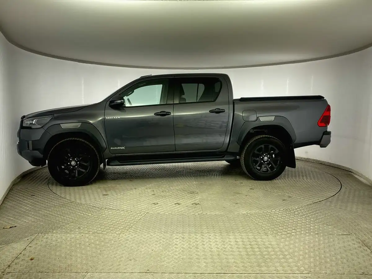 2021-toyota-hi-lux-28d-4d-invincible-x-at35-204hpeu6dt-e-big-3