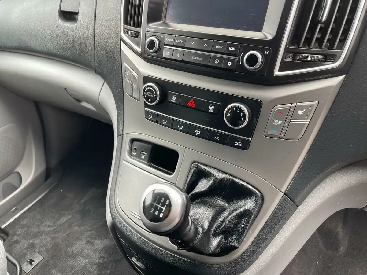 2019-hyundai-i800-25crdi-se-nav-136ps-big-39