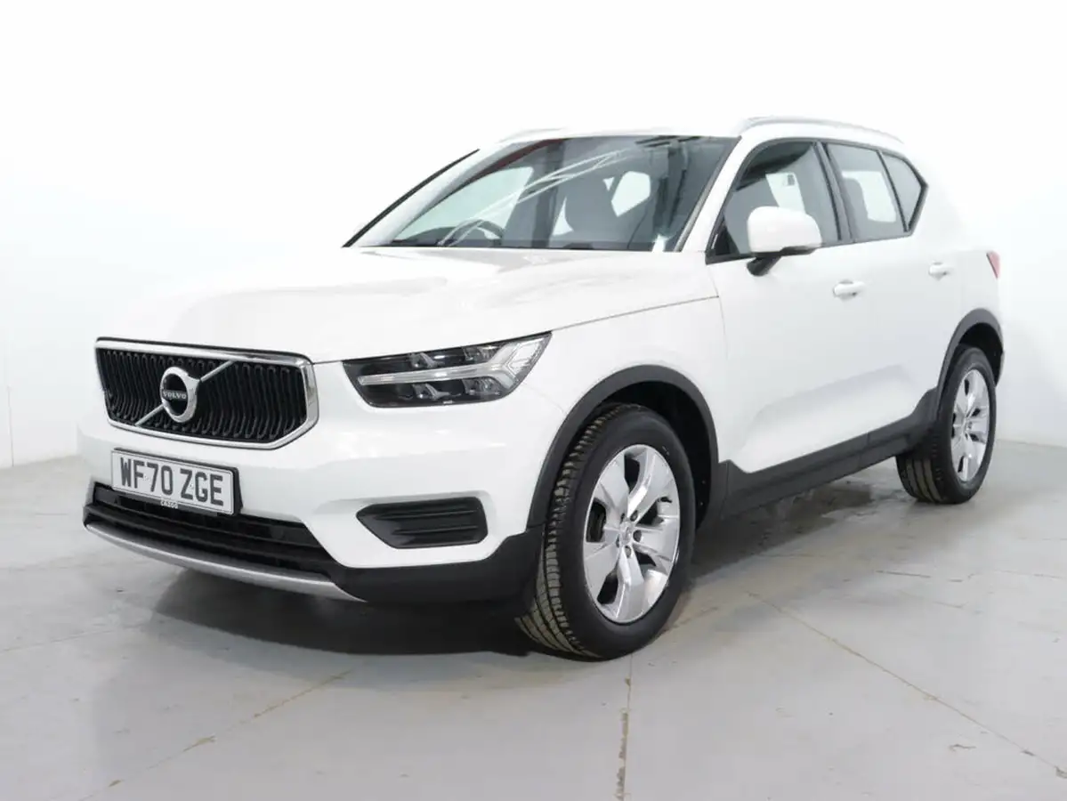 2020-volvo-xc40-15-t3-momentum-big-2