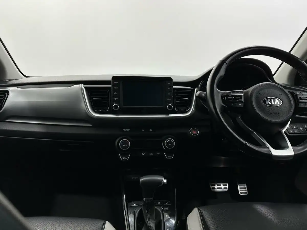 2019-kia-stonic-10-t-gdi-4-dct-big-17