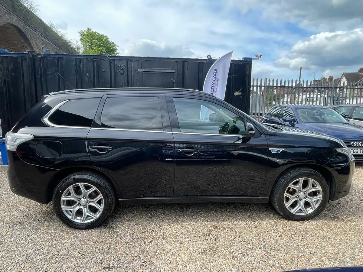 2014-mitsubishi-outlander-20-gx4h-big-1