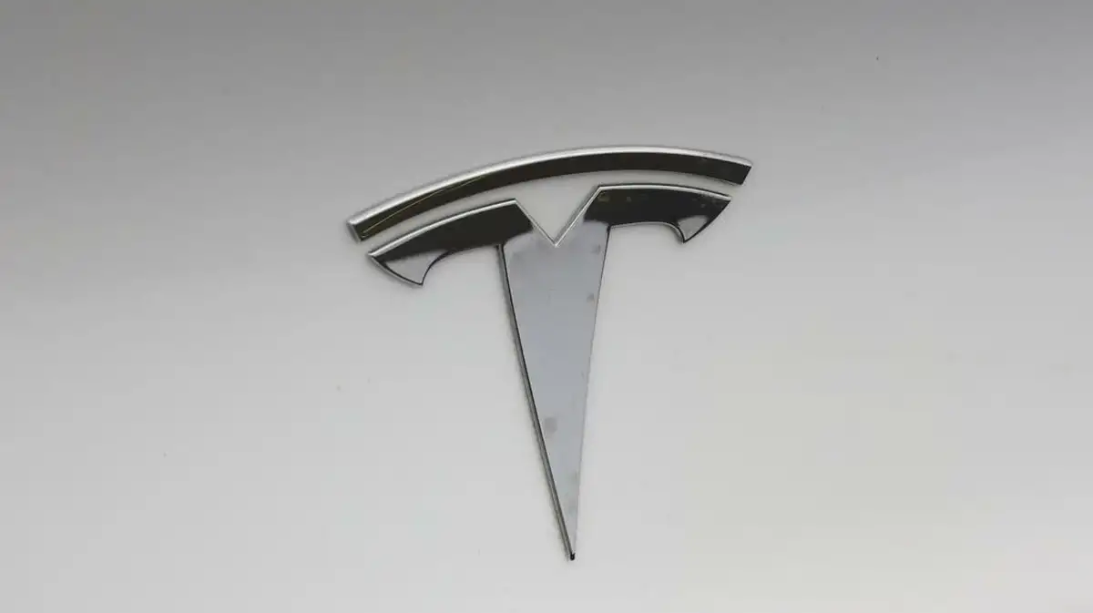 2021-tesla-model-3-e-standard-plus-big-19