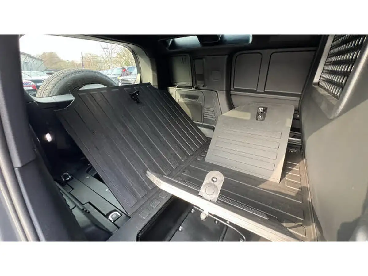 2023-land-rover-110-defender-30-d300-hard-top-x-dynamic-hse-110-big-32