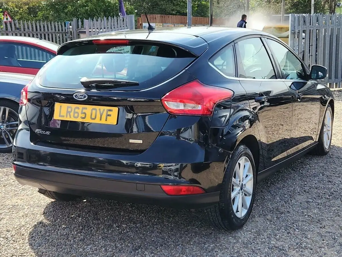 2015-ford-focus-10t-titanium-125ps-hatchback-big-4
