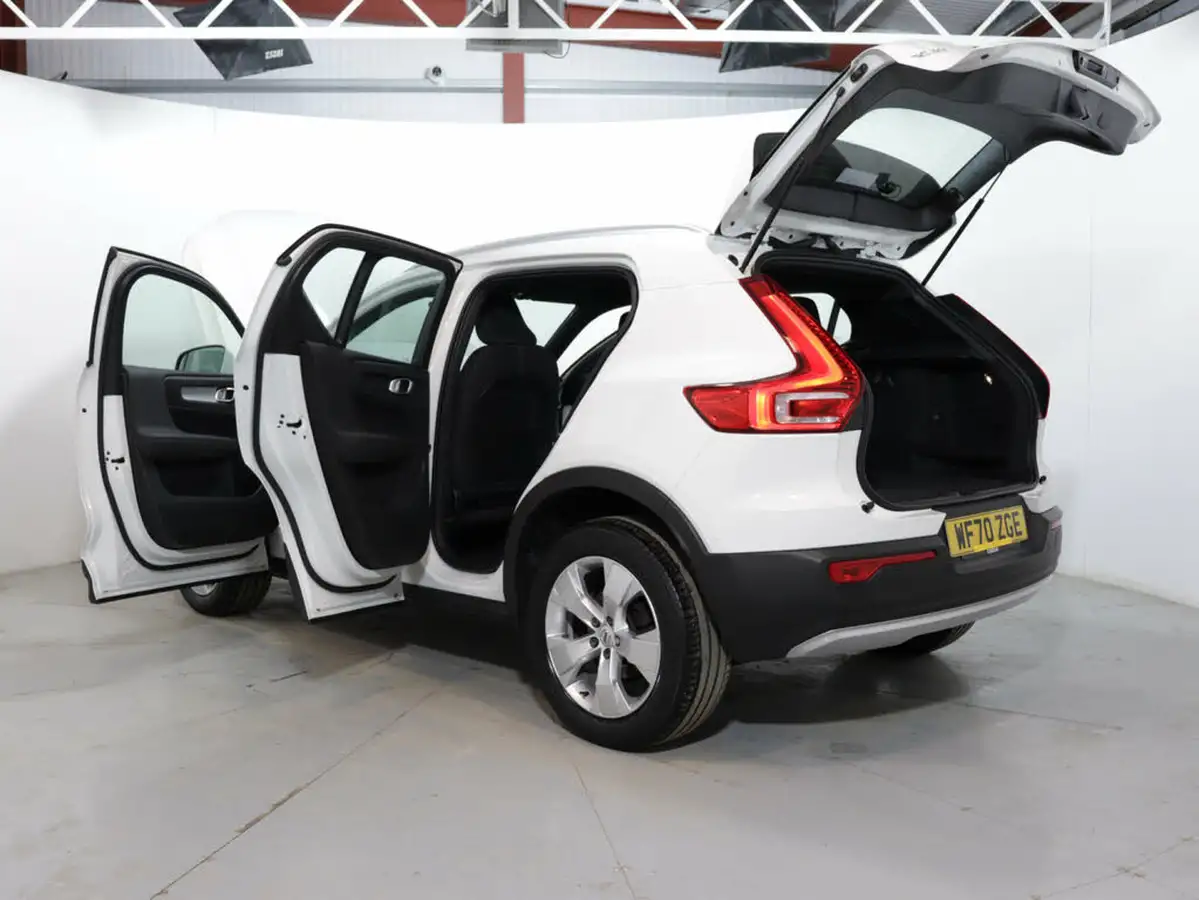 2020-volvo-xc40-15-t3-momentum-big-50