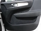 2020-volvo-xc40-15-t3-momentum-small-37