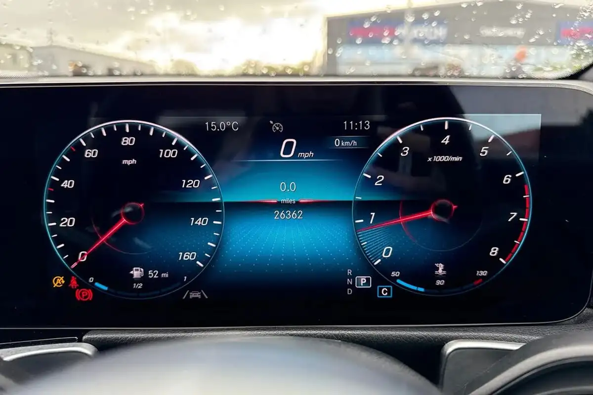 2022-mercedes-benz-glb-class-13-glb200-amg-line-premium-7g-tronic-big-38
