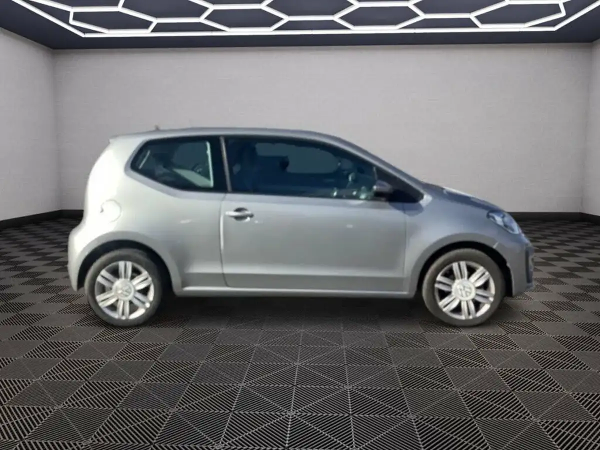 2017-volkswagen-up-10-high-up-75ps-3d-big-6