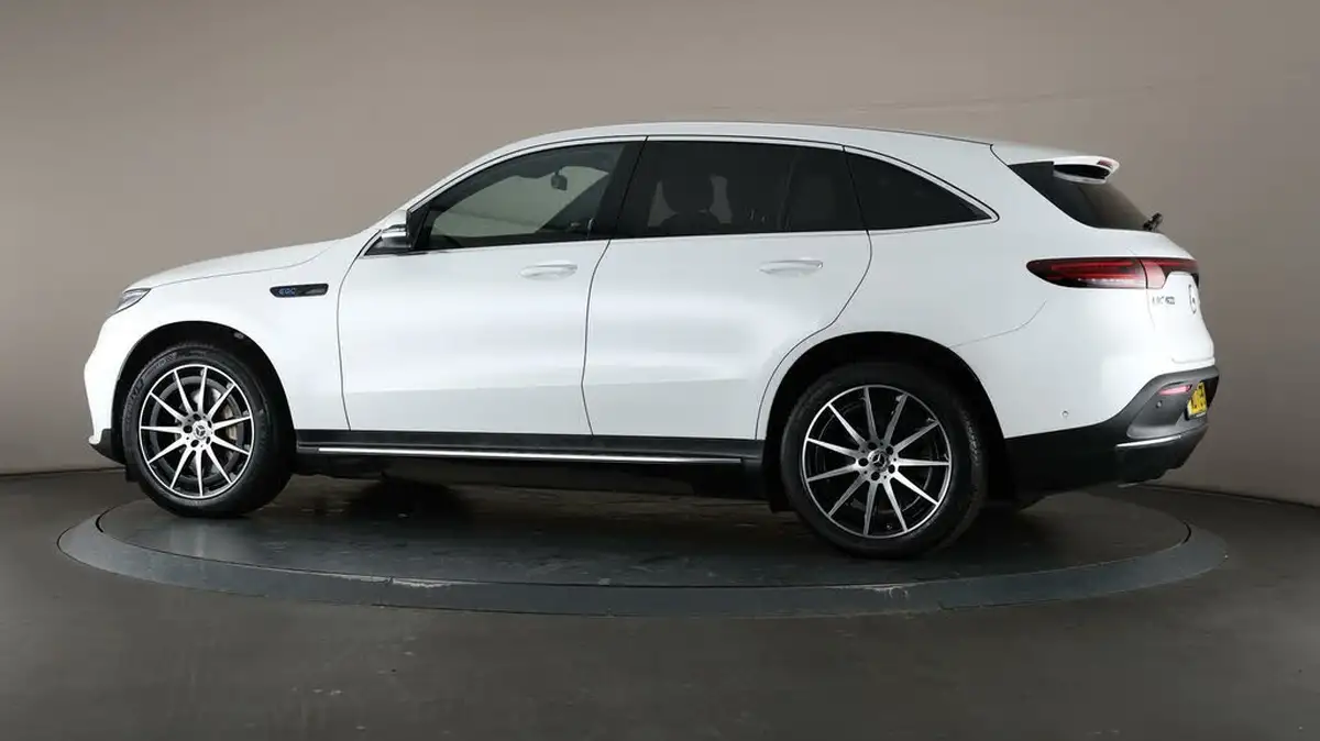 2022-mercedes-benz-eqc-e-eqc-400-amg-line-big-69