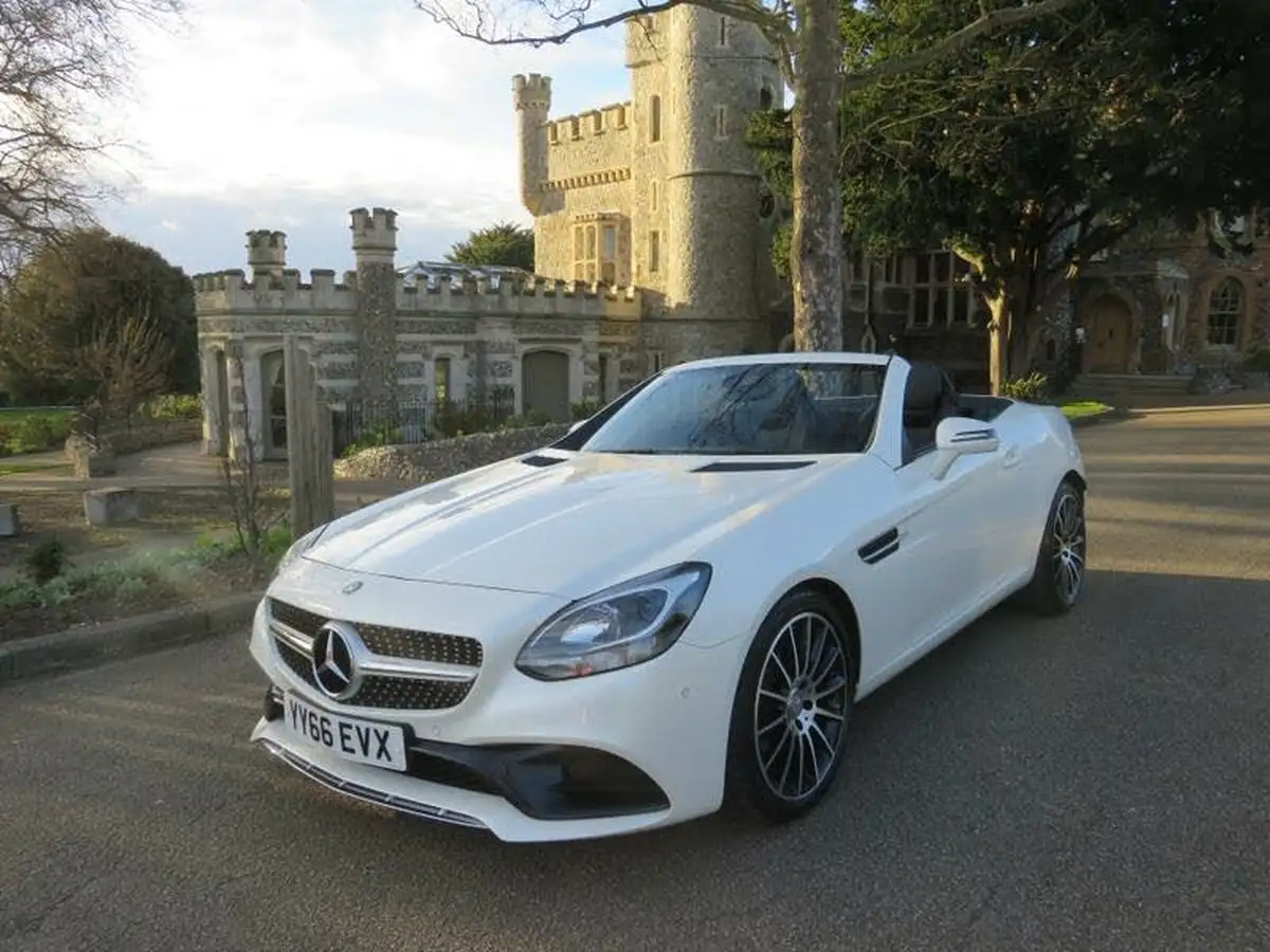 2016-mercedes-benz-slc-20-slc300-amg-line-big-0
