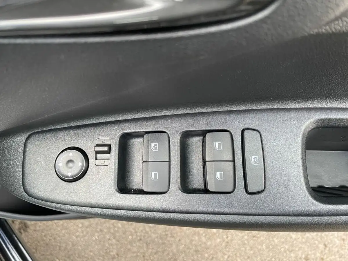 2024-hyundai-i10-12-advance-79ps-auto-big-19