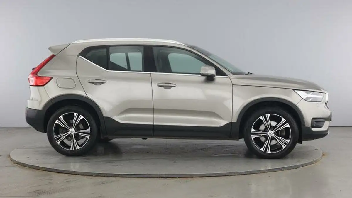 2021-volvo-xc40-20-b4-inscription-pro-194bhp-auto-big-3