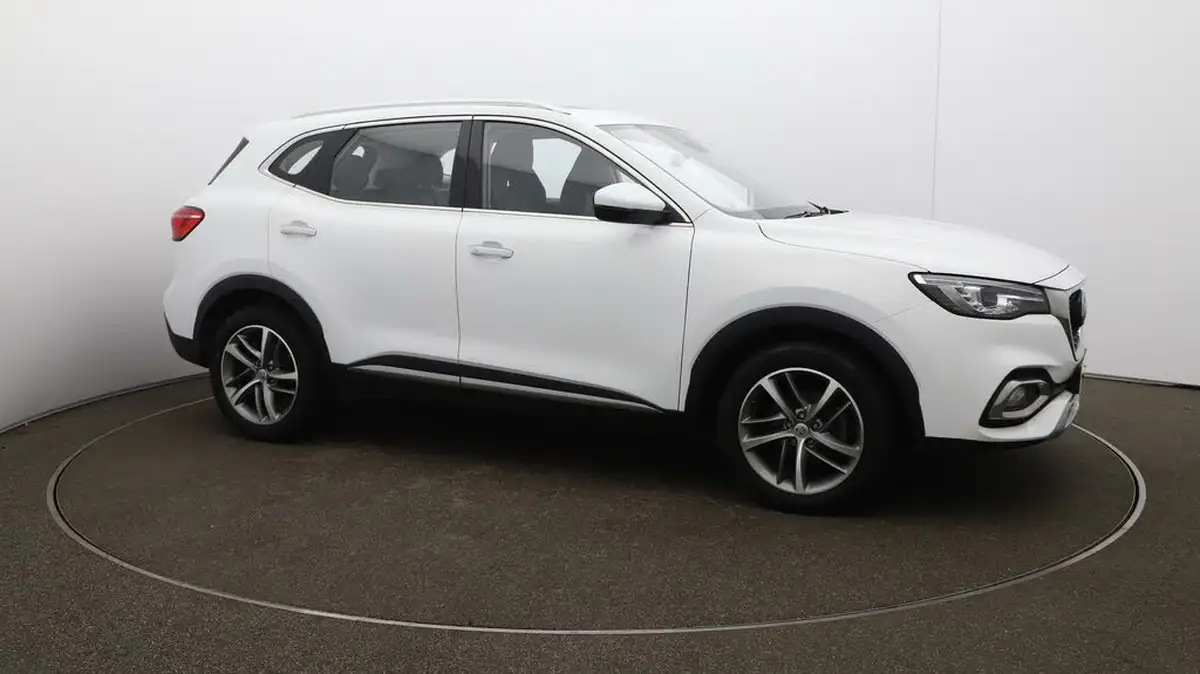 2022-mg-hs-15t-gdi-exclusive-162ps-dct-big-39